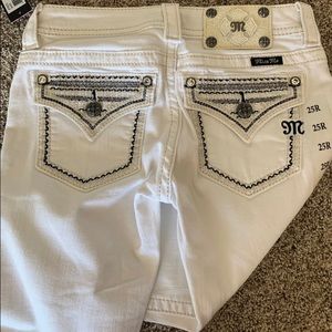NWT Miss Me white skinny jeans size 25